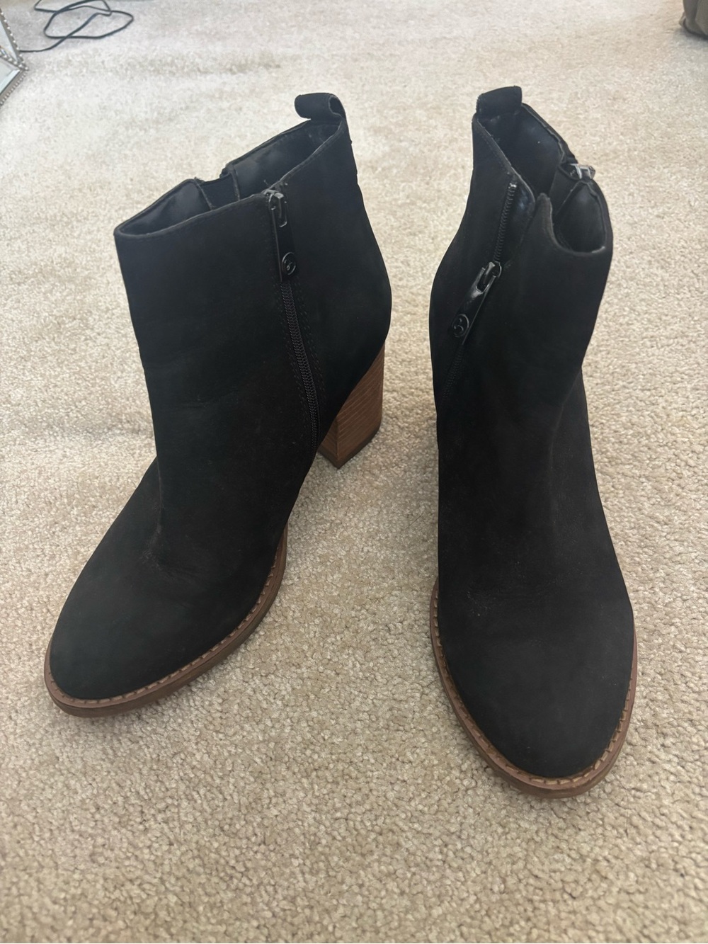 EUC Blondo Suede black Nova Ankle boots block heel size 8